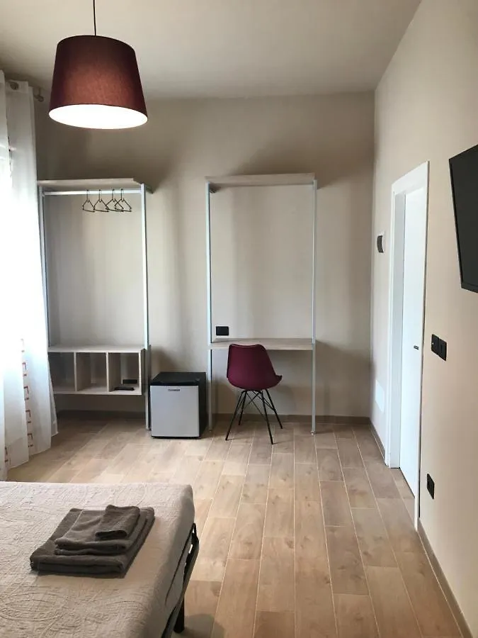 Riva Reno 4 Rooms Bolonha