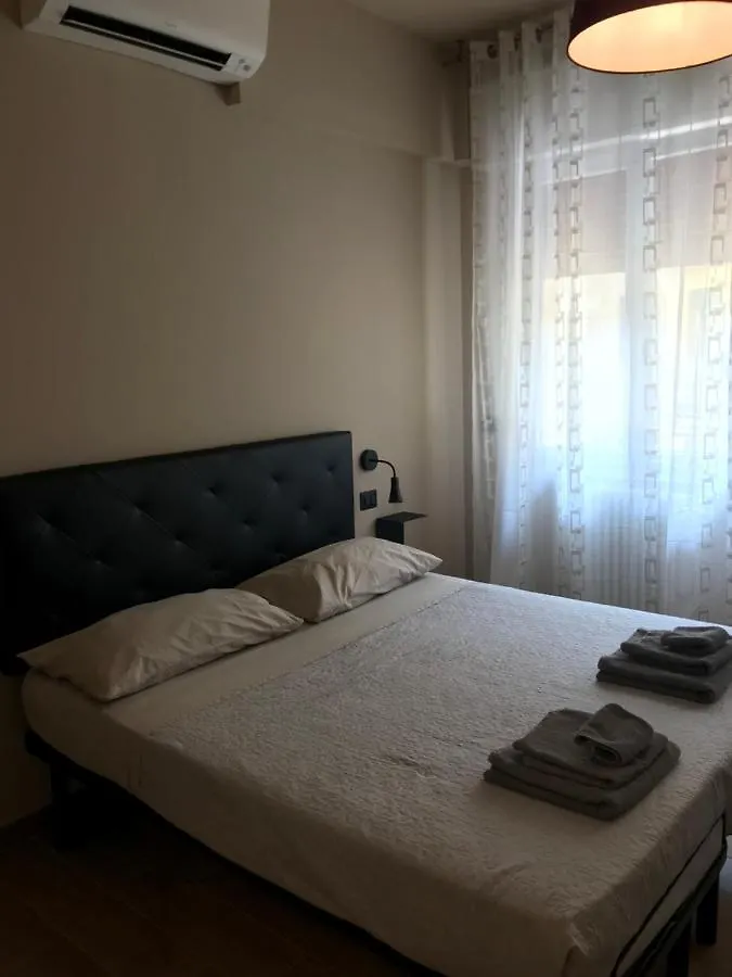 Riva Reno 4 Rooms Bolonha Itália