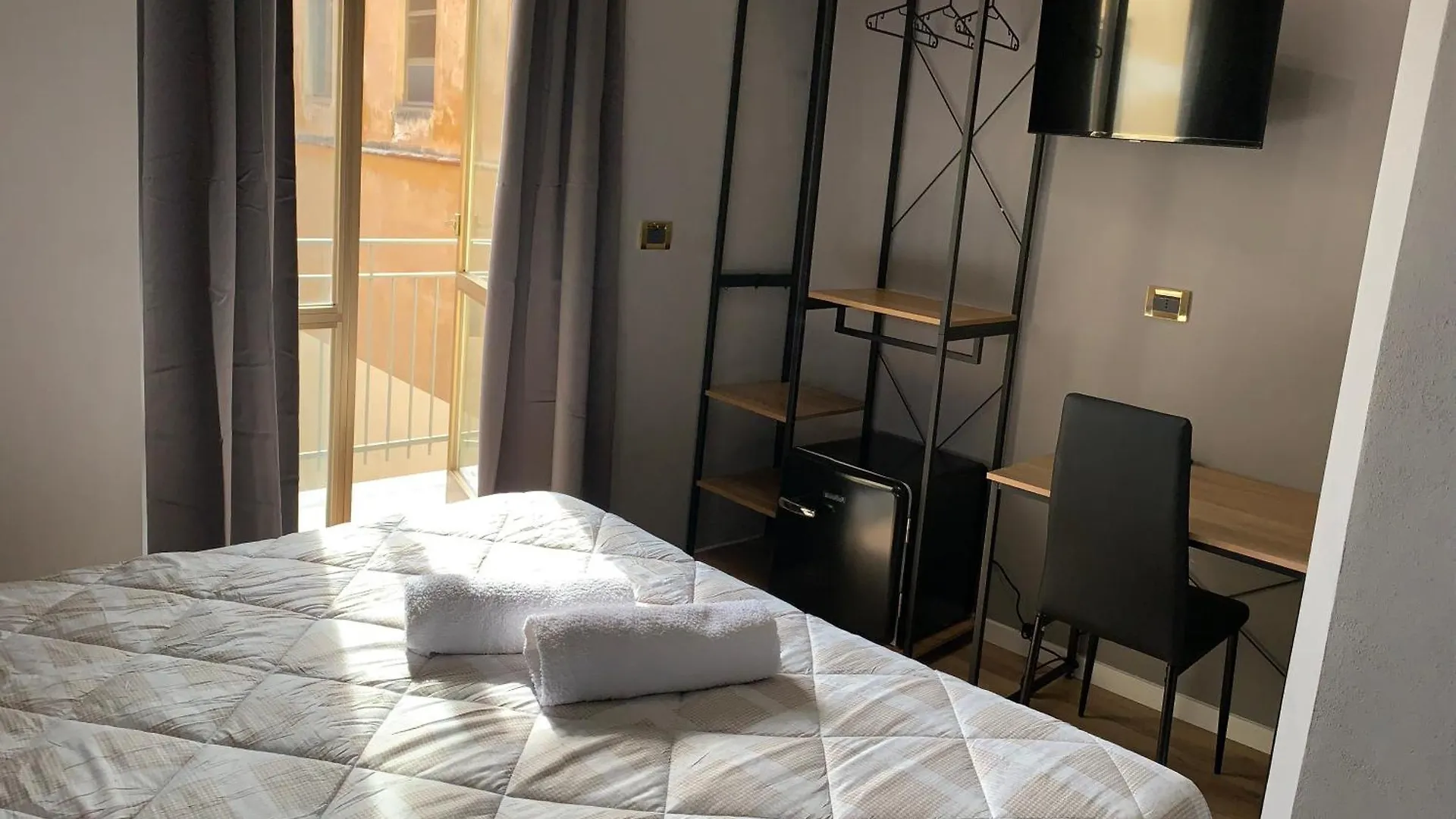 Riva Reno 4 Rooms Bolonha Casa de hóspedes