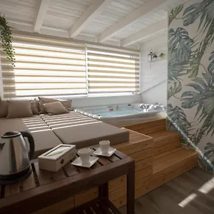 https://luxmari-hotel-spa.sicilyhotelsitaly.net